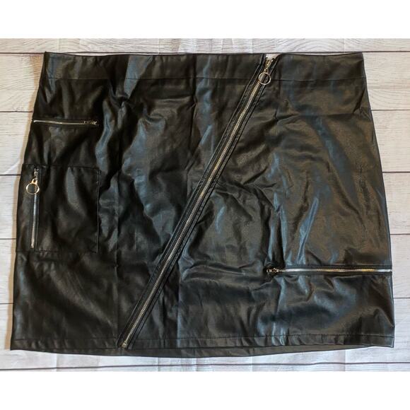 Faux Leather Mini Skirt With Zippers- Size 24 - Picture 5 of 7